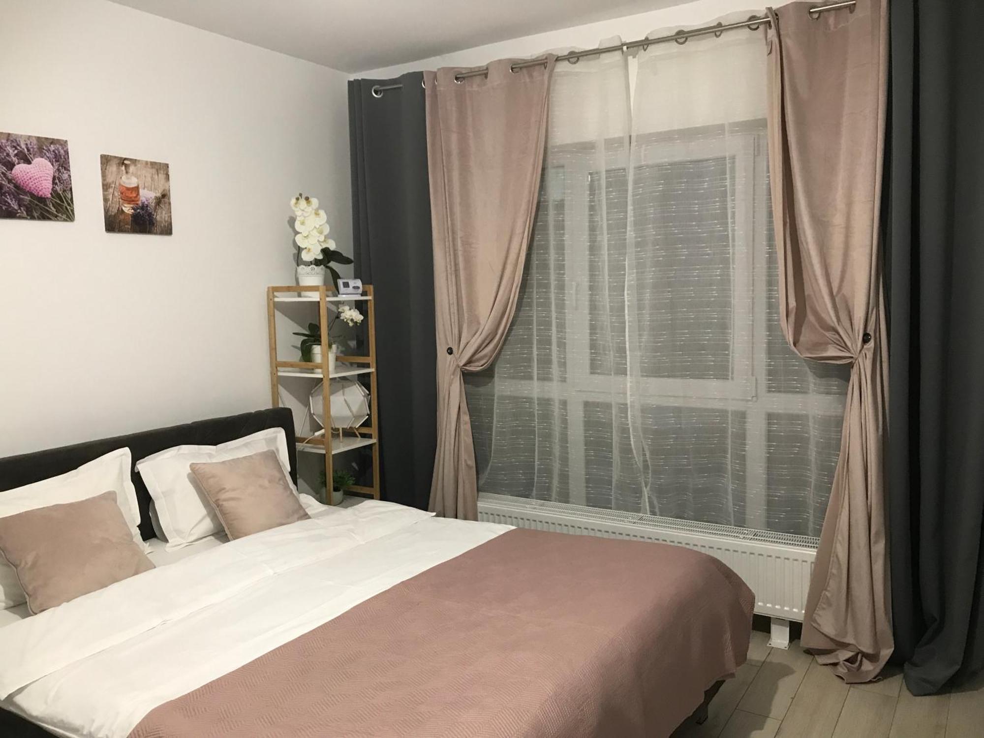 Deea H24 Apartman Rîşnov Kültér fotó